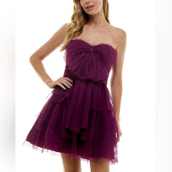 City Studio Dresses & Skirts - City Studio Strapless Plum Dress